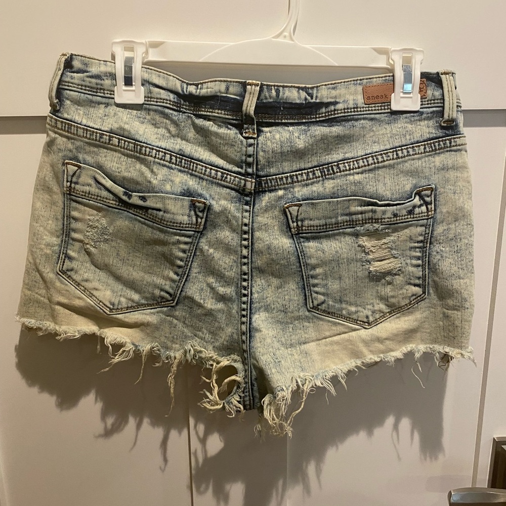 Distressed Jean Shorts - Picture 4 of 5
